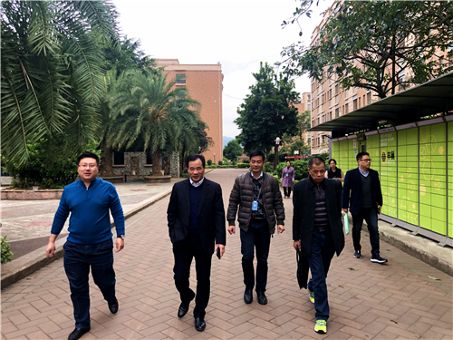 市人社局副局長吳鏡芳一行對我校進(jìn)行專項安全檢查
